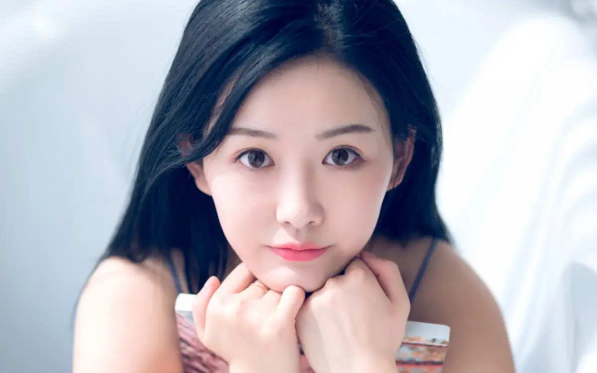 弥勒哈尔滨私人伴游燕子
