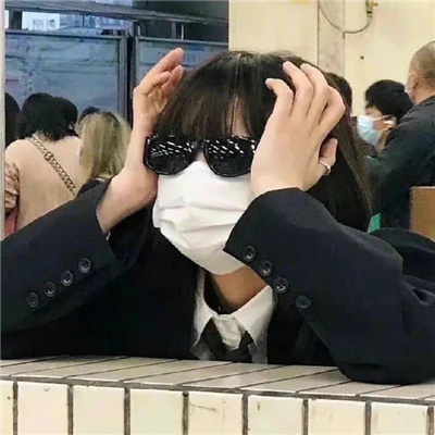 弥勒伴游女生冯萧玉的资料