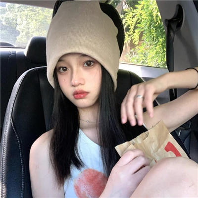 弥勒伴游女生丛河灵的资料